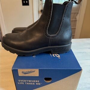 Blundstone Dark Leather Ankle Boots
